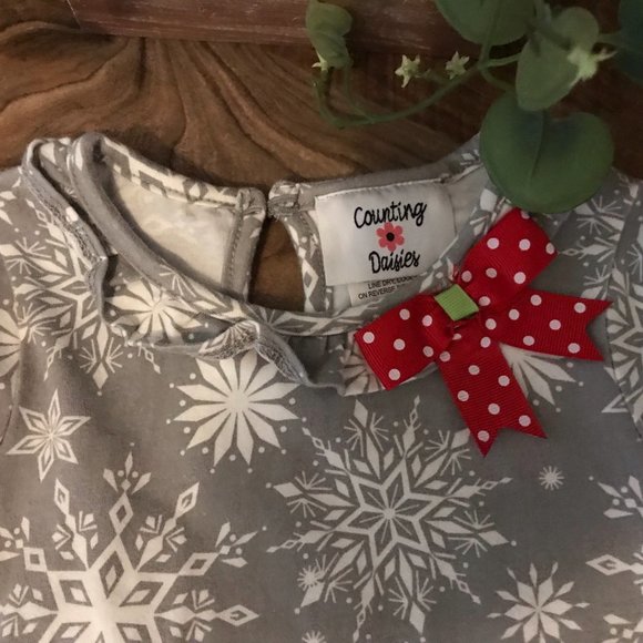 Counting Daises Christmas Dress - Picture 2 of 4